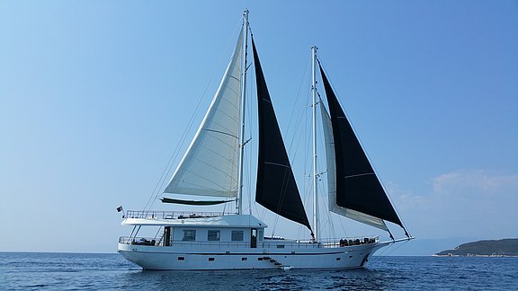 Die Summerset Summerset-Segeln-Yacht-Kreuzfahrt-MOCEAN.jpg