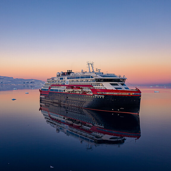 Die MS Roald Amundsen DJI-0291-HDR-8861778-Photo_Dan_Avila.JPG